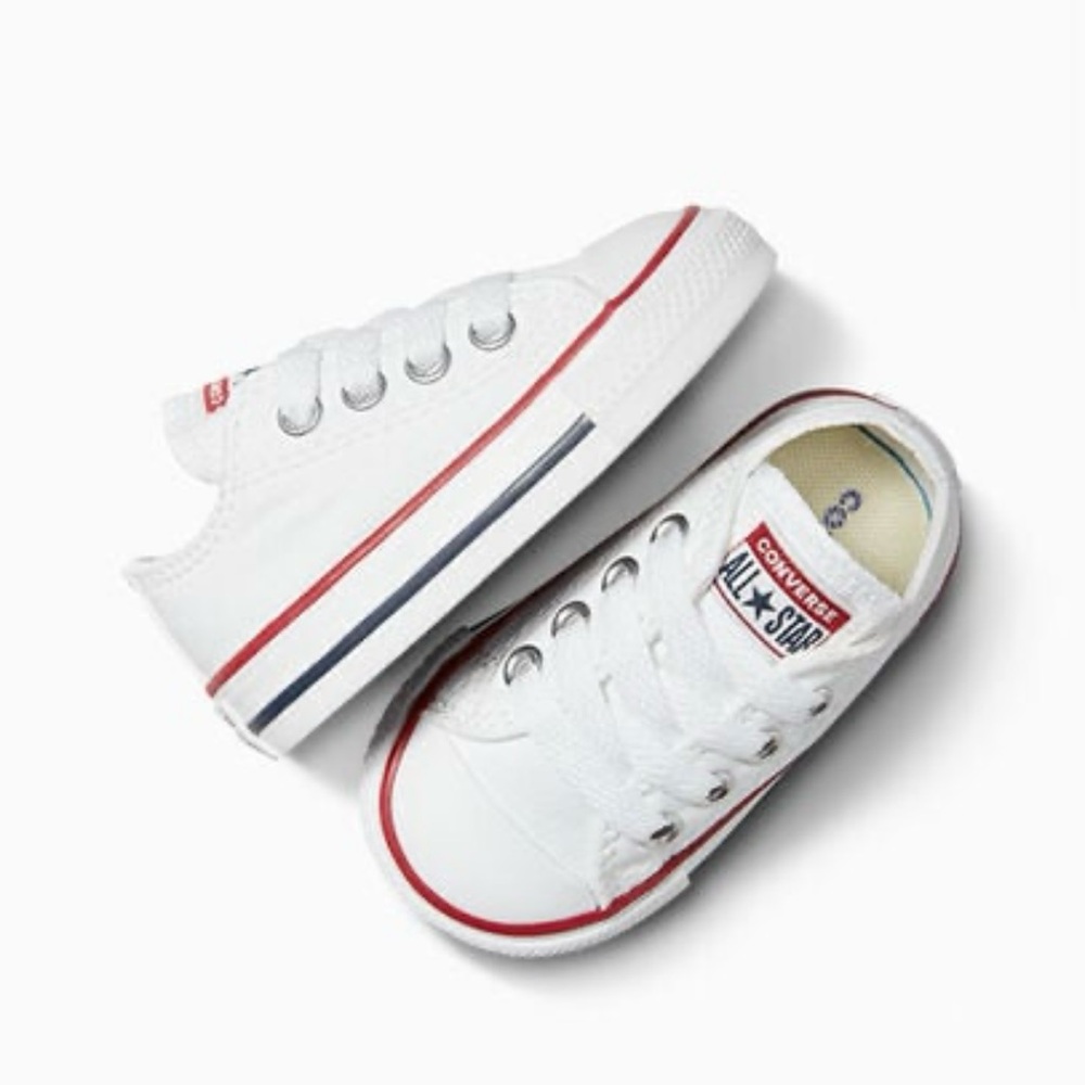 Chuck Taylor All Star Canvas
TODDLER LOW TOP SHOE